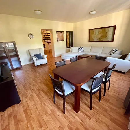 Huge Two Floor On The Park Colonnade With Free Parking For One Car, 160 Sqm * Karlovy Vary
