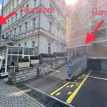 Apartment Huge Two Floor On The Park Colonnade With Free Parking For One Car, 160 Sqm *
