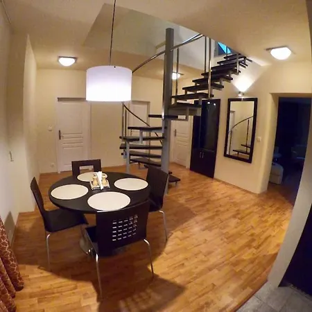 Huge Two Floor On The Park Colonnade With Free Parking For One Car, 160 Sqm Apartment