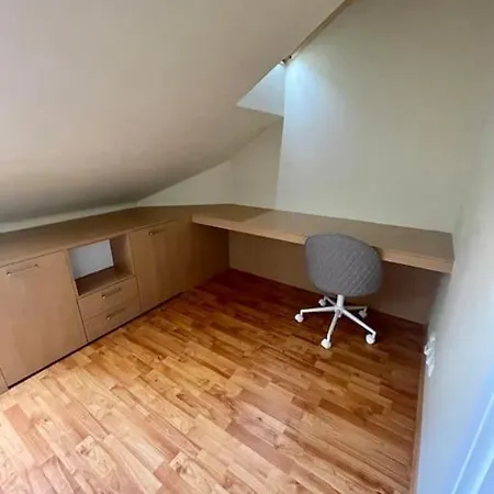 Apartment Huge Two Floor On The Park Colonnade With Free Parking For One Car, 160 Sqm *