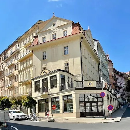 Huge Two Floor On The Park Colonnade, 160 Sqm Apartament *