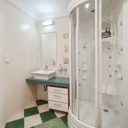 Appartement Huge Two Floor On The Park Colonnade, 160 Sqm *