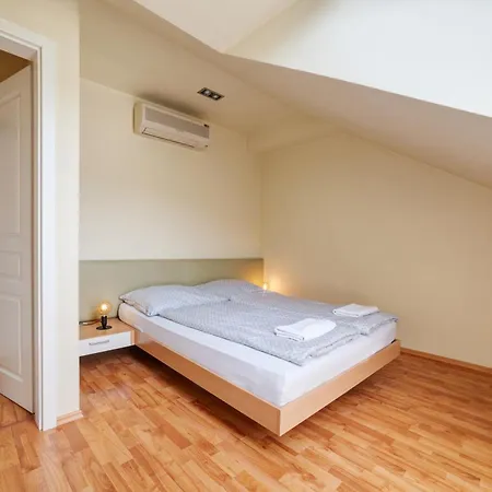 Appartement Huge Two Floor On The Park Colonnade, 160 Sqm