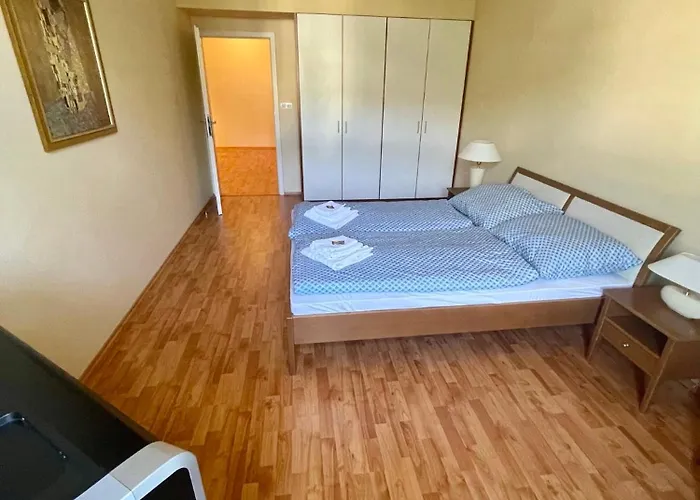 Huge Two Floor On The Park Colonnade, 160 Sqm