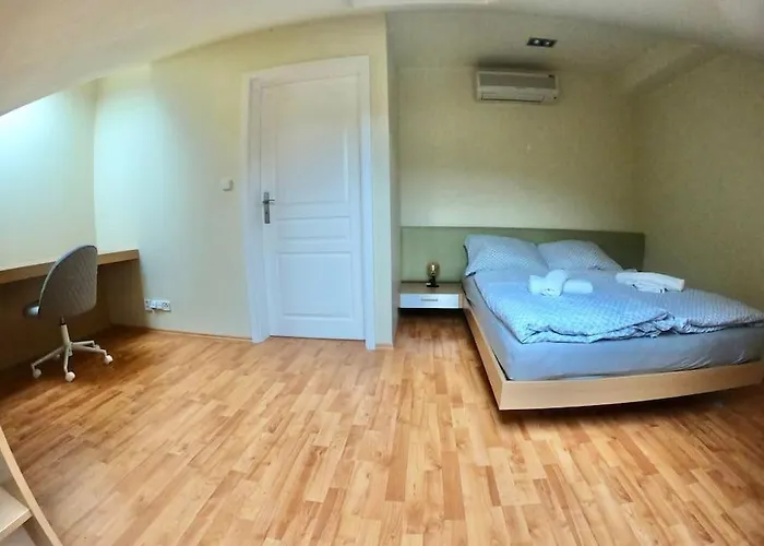 Huge Two Floor On The Park Colonnade, 160 Sqm Apartment *